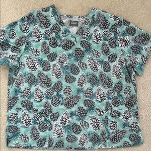 Women’s Butter-Soft Originals - Scrub Top- Like New- size 2X